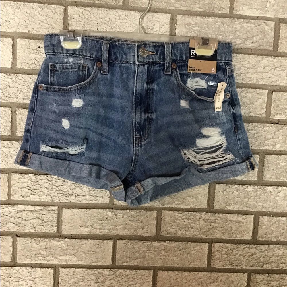 Aero mom denim shorts size 6.